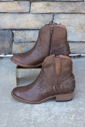 Calido Boots (Brown)